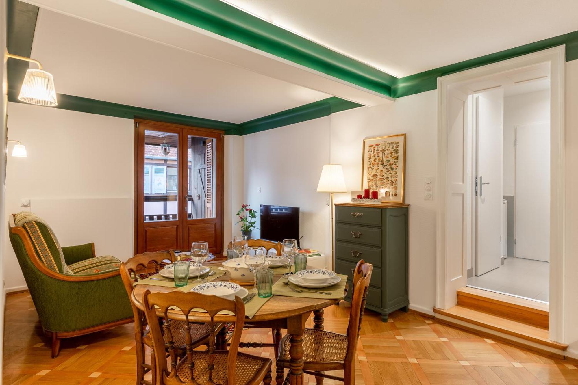 Chabi Cottage Gite Au Coeur D'エーグイスハイム エクステリア 写真